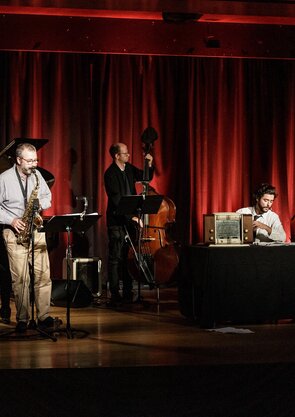 holograma___les_feuilles_mortes