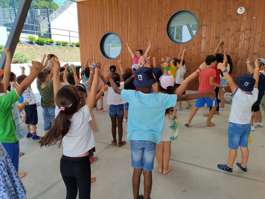 yoga do riso EB Moutidos