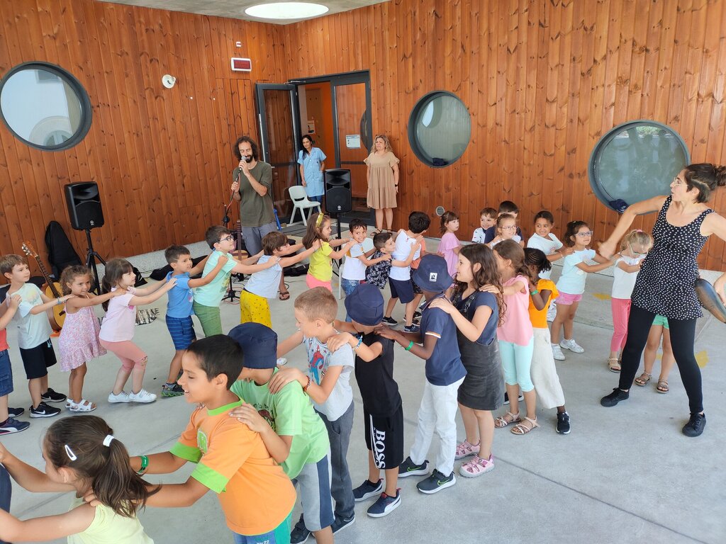 Folklore Duo EB Moutidos