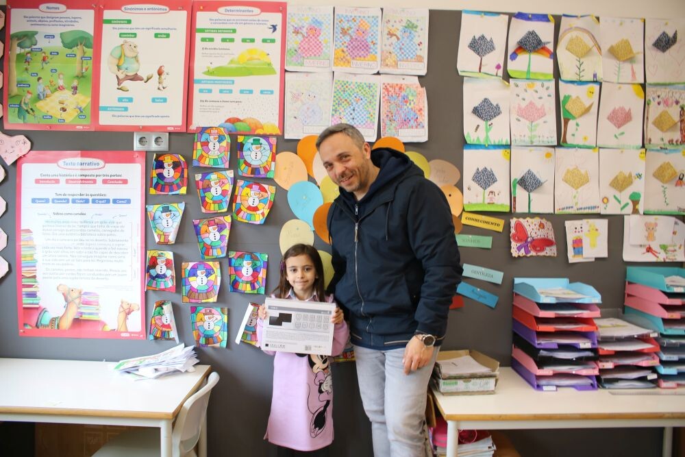 carolina_figueiredo__1o_classificado_por_votacao___da_escola_basica_de_moutidos___premio_tablet_02