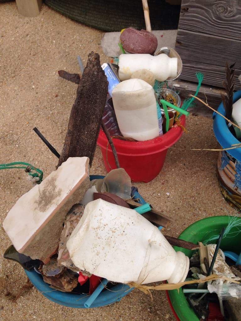 Praia "Deixa zero, leva um"