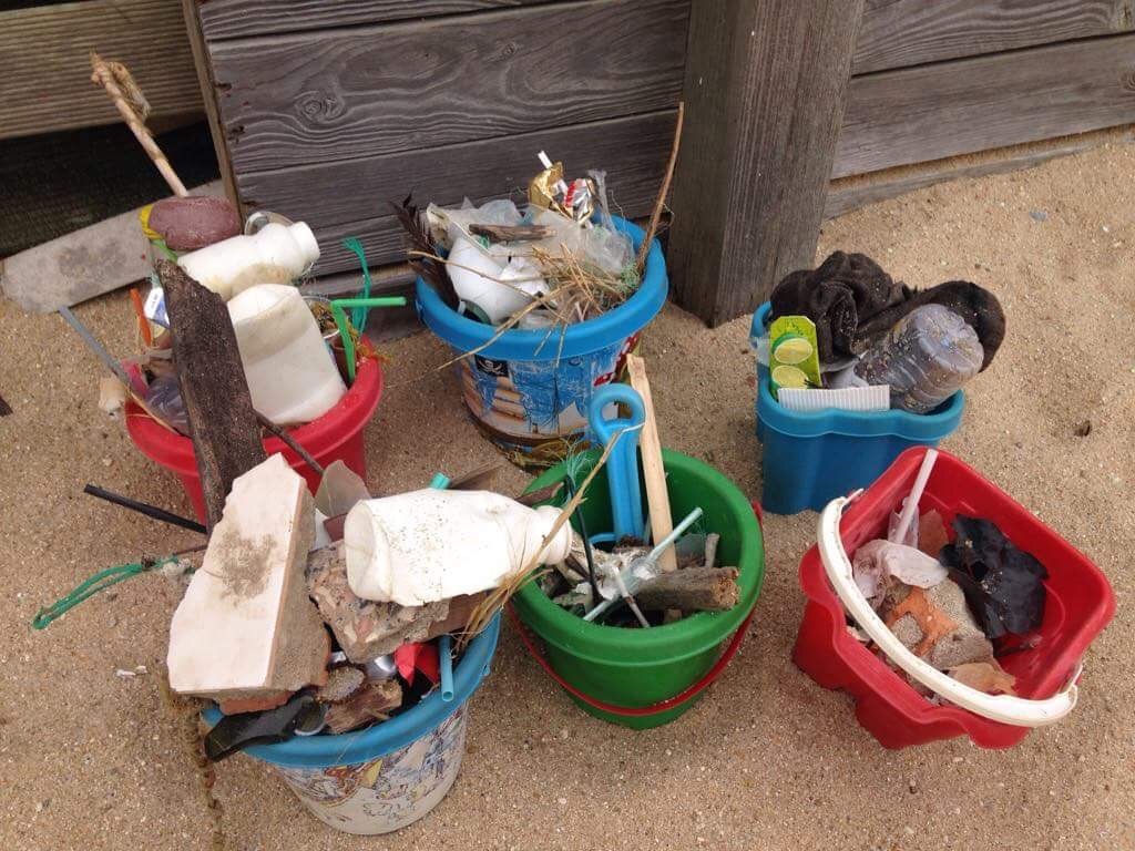 Praia "Deixa zero, leva um"