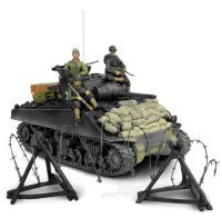 Exposição de Miniaturas de Carros de Combate na Loja da Juventude de S. Pedro Fins a partir de 16/04