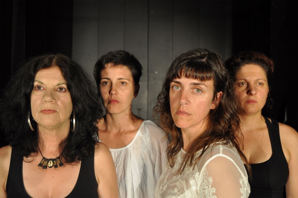 Rosas de Sangue – As Ruas Mais Belas são Feitas de Pedra