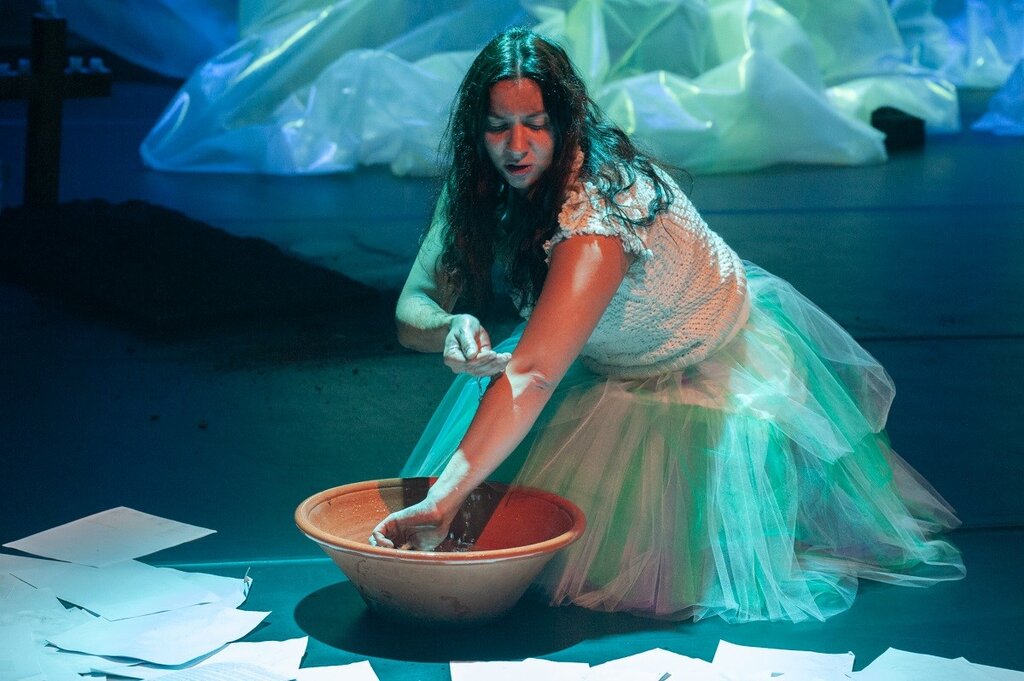 "Desumanização" - Teatro Art'Imagem