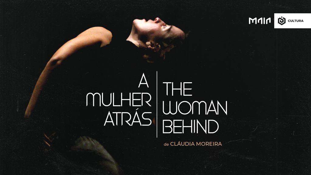 “a mulher atrás | the women behind”