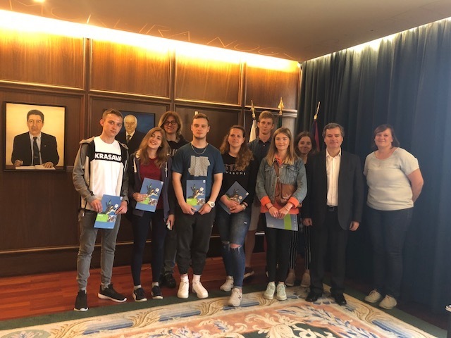 Grupo de estudantes da Rússia faz visita guiada às instalações da Câmara Municipal da Maia