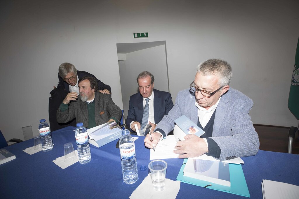 LANÇAMENTO DO LIVRO DE VICTOR MAIA