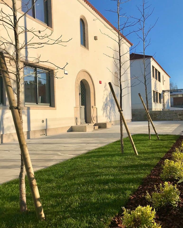 Inauguração da Escola Básica de Moutidos 