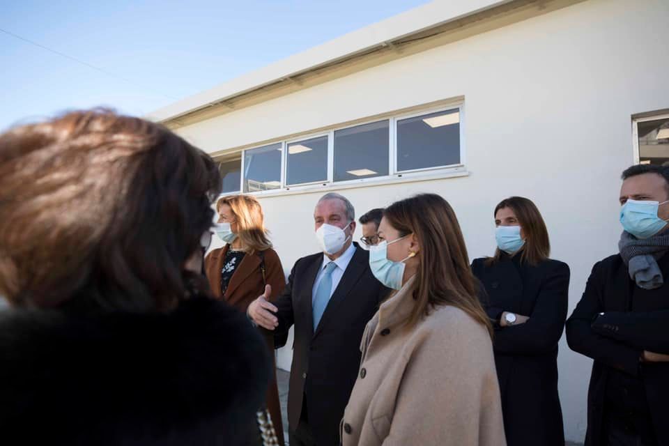 Maia | Presidente da Câmara Municipal visitou as obras nas escolas básicas do Corim, Maia e Porto...