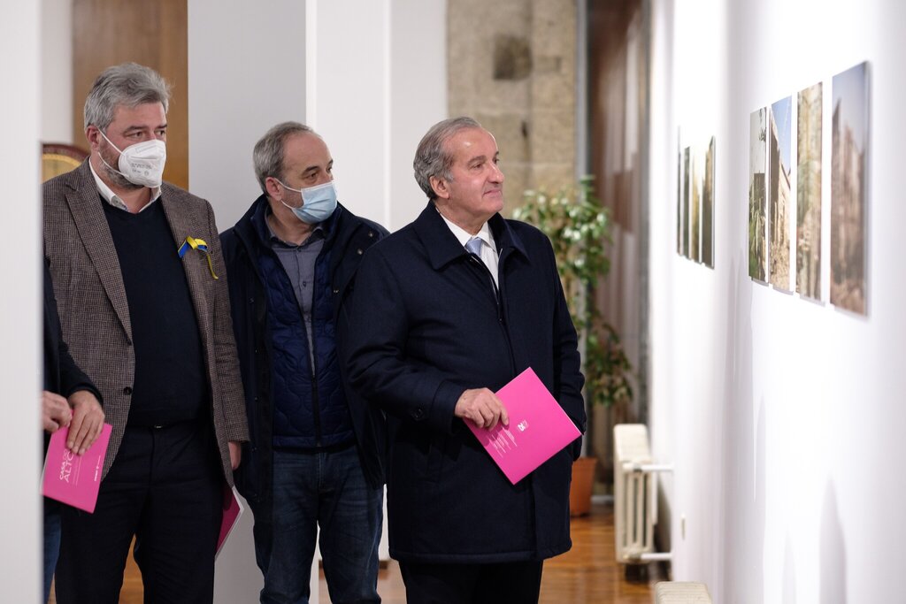 Há para visitar uma exposição comemorativa dos 25 anos da Casa do Alto