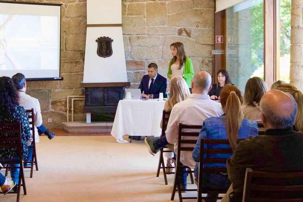 1ª Reunião oficial da Comissão de Acompanhamento do Processo de Descentralização de Competências ...