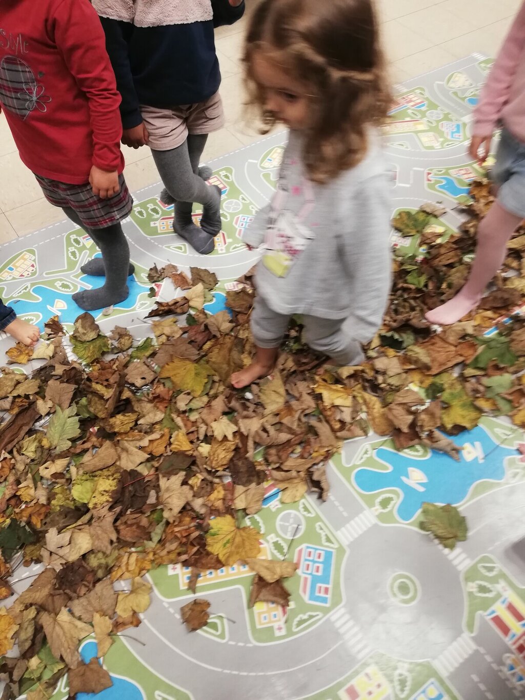 Pés descalços em plenaMente