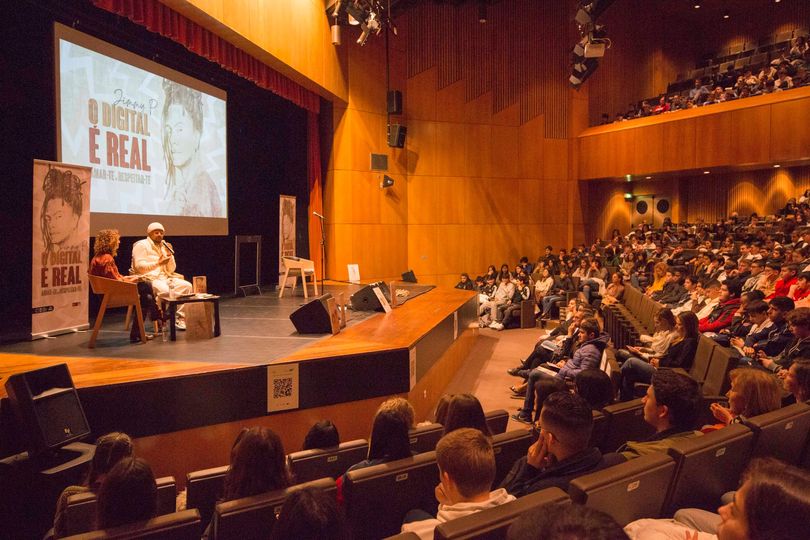  No Dia dos Namorados a falar sobre Cyberbullying e Violência no Namoro Online