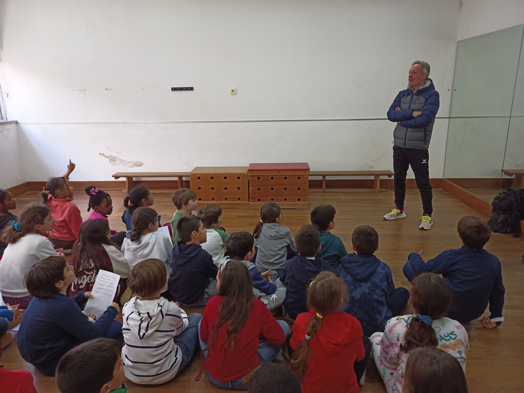 Selecionador nacional de hóquei patins na EB da Giesta