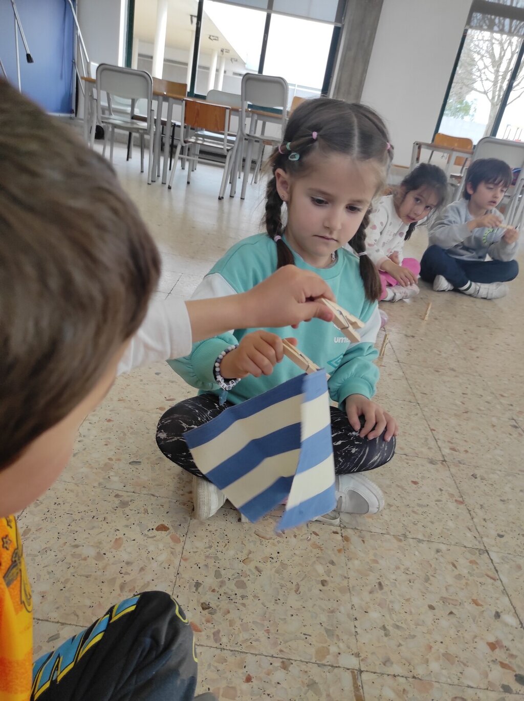 Xilofone Colorido e Passa sem Cair na Escola Básica do Corim