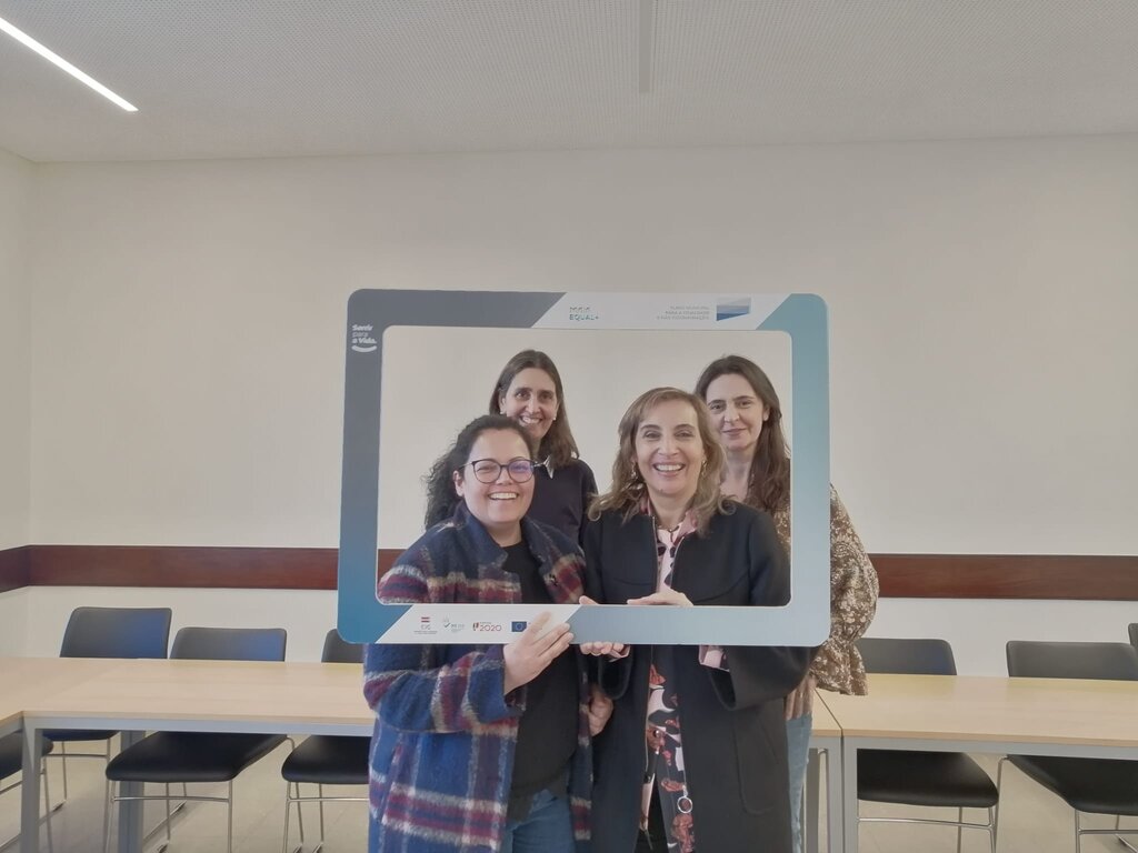 EQUAL + Promoveu uma Sessão de Esclarecimento “Direitos na Parentalidade”