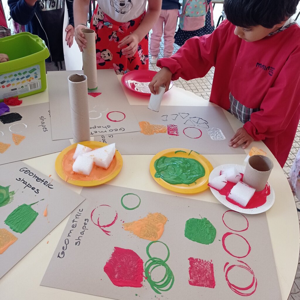 Geometric shapes em playEnglish