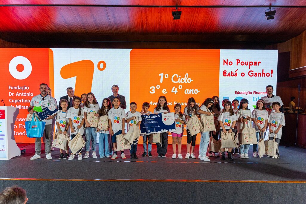Duas turmas da Maia entre as vencedoras de competição de literacia financeira