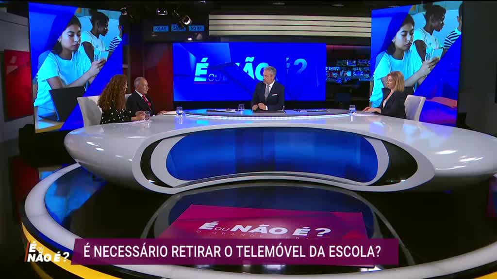 Uso de Telemóveis e Manuais Digitais nas Escolas - o exemplo da Maia