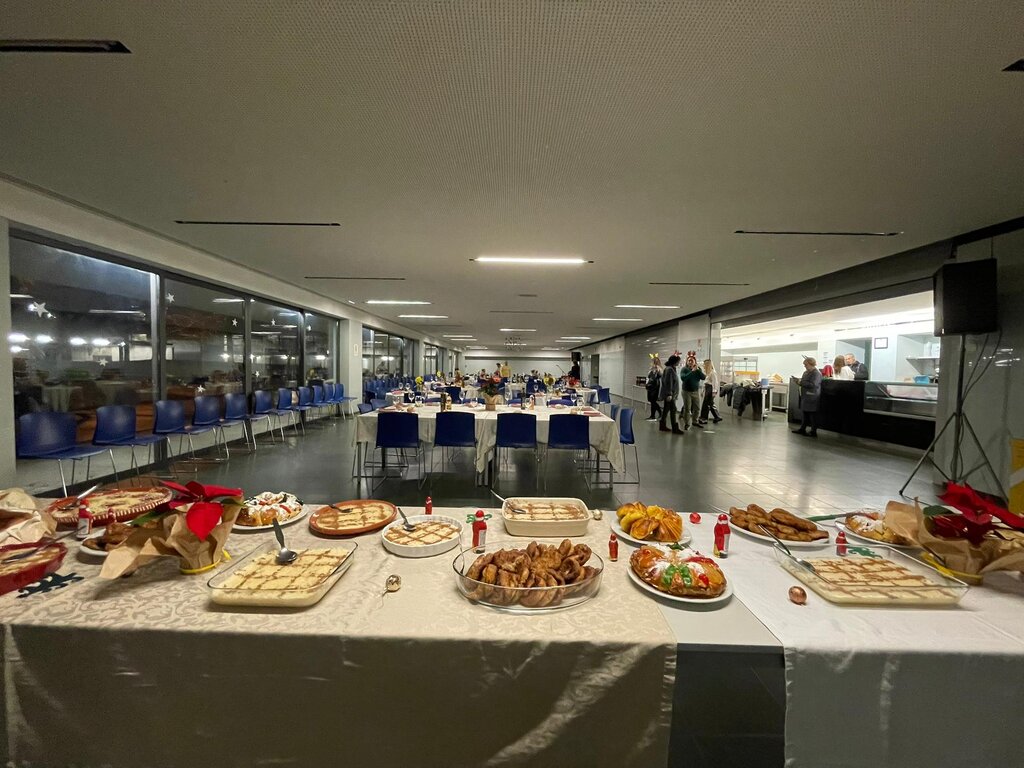 Refood Maia Centro serviu Ceia de Natal a uma centena de pessoas