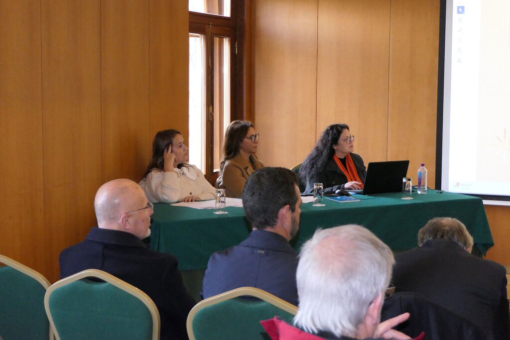 Estratégia para a rede de creches e pré-escolar reforçada em reunião do Conselho Local de Ação So...