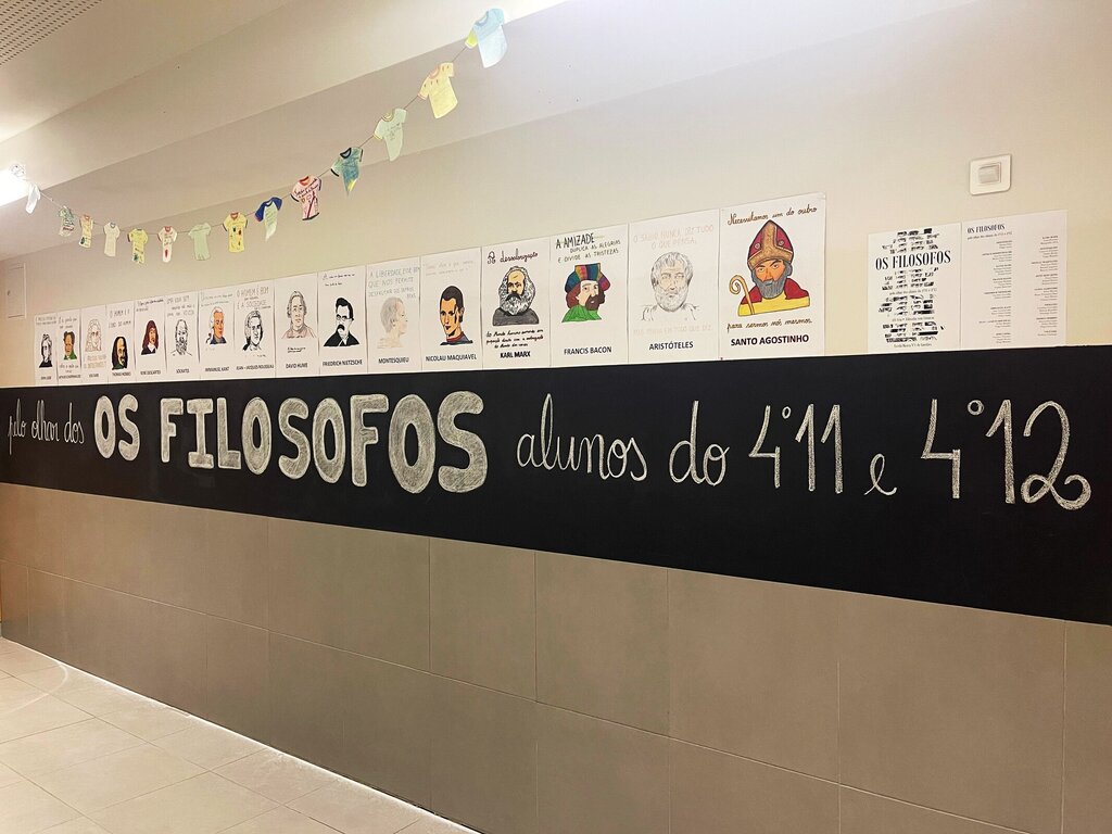 ‘Os Filósofos’ | Representação e Exposição na EB nº1 de Gueifães