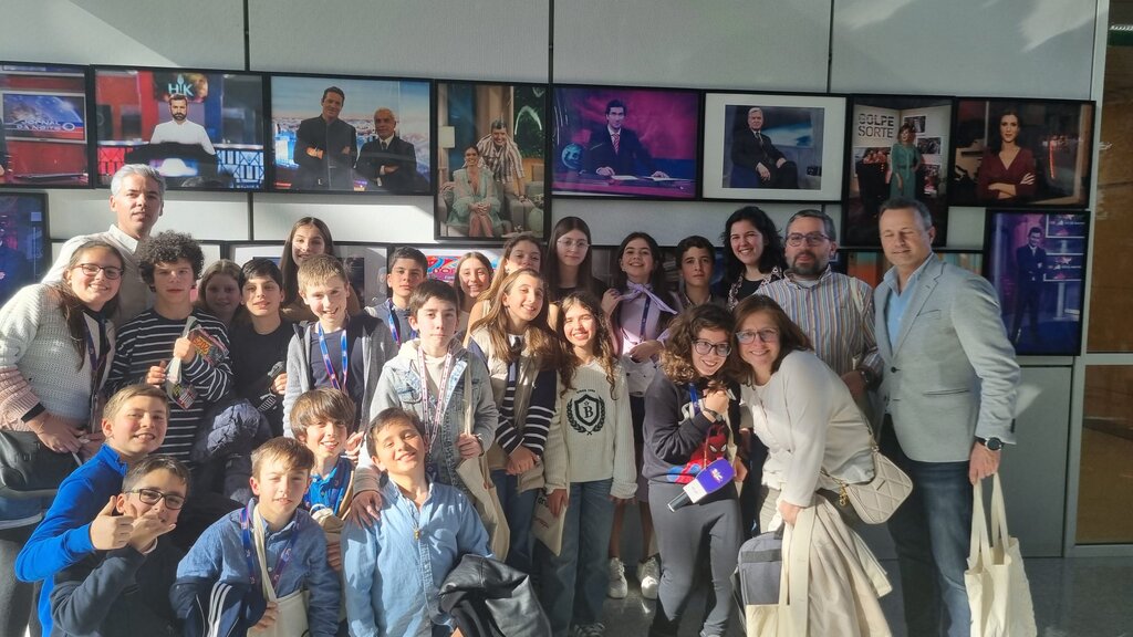 Turma do 6.º F da EB de Gueifães vence concurso “Informar ou Desinformar”