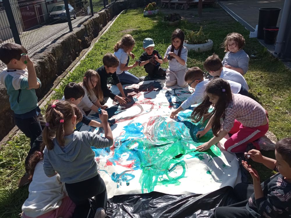 Crianças de Ferreiró Recriam Monet com Algodão e Emoção