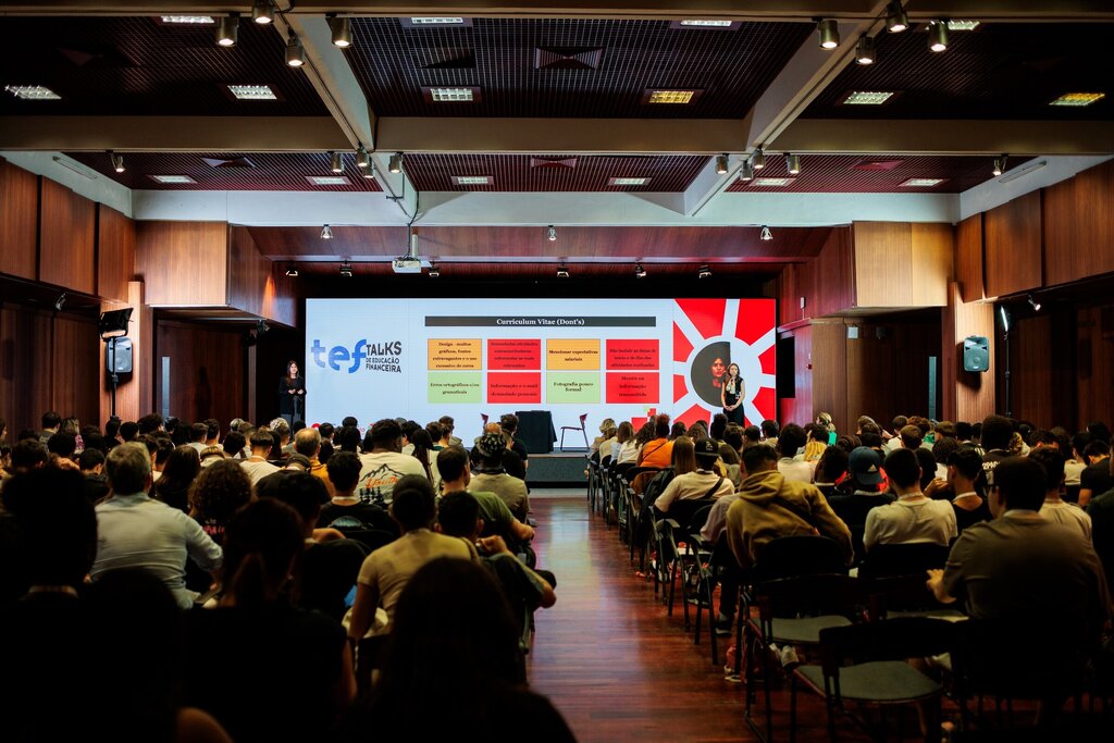 Alunos da Maia participam nas TEF TALKS sobre literacia financeira e empregabilidade