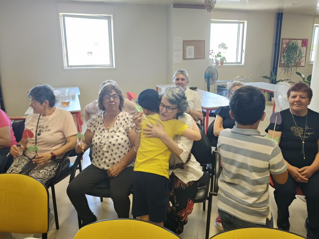 EB do Corim visita o Centro de Dia da Liga Portuguesa Contra o Cancro