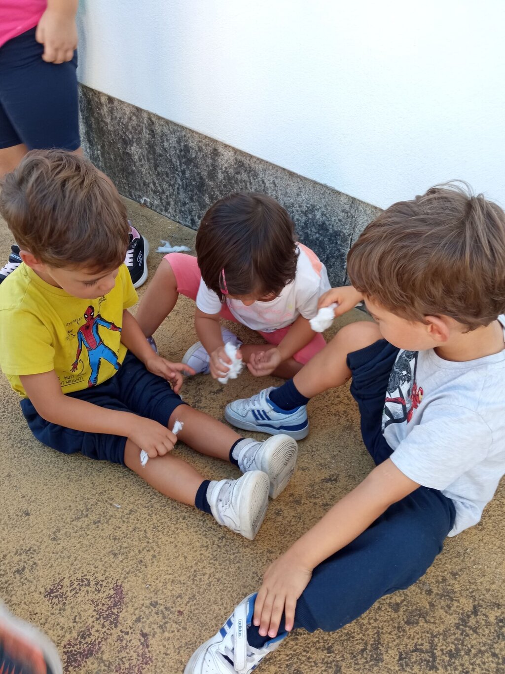 Crianças de Ferreiró Vivem Experiência Sensorial Única no Dia Mundial do Algodão