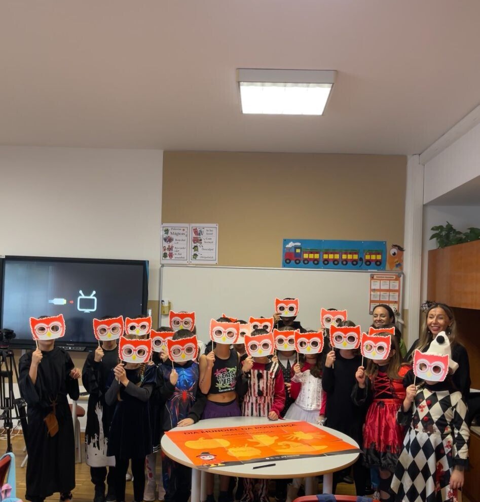 Alunos da EB de Ferronho celebram o Dia Mundial da Poupança