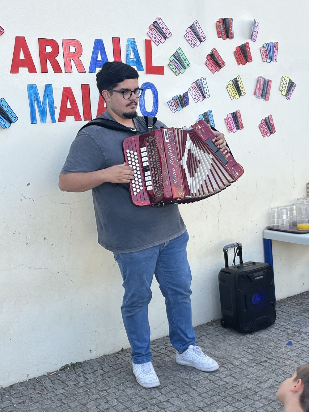 Música e alegria no pré-escolar com a visita do “André da Concertina”