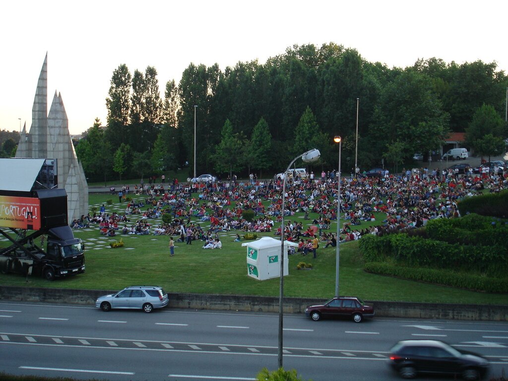 Apesar da desilusão da eliminação a Maia juntou-se no Jardim das Pirâmides para o Portugal-Alemanha 